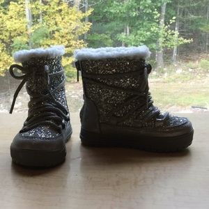 Baby girls glitter winter boots size 6